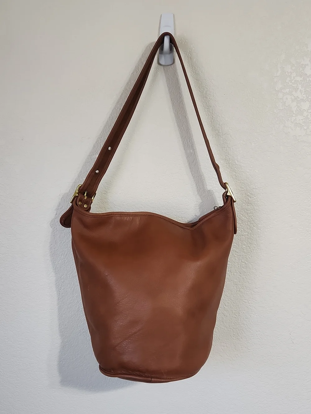Vintage Coach British Tan Duffle Sac #9085 Hobo Bag